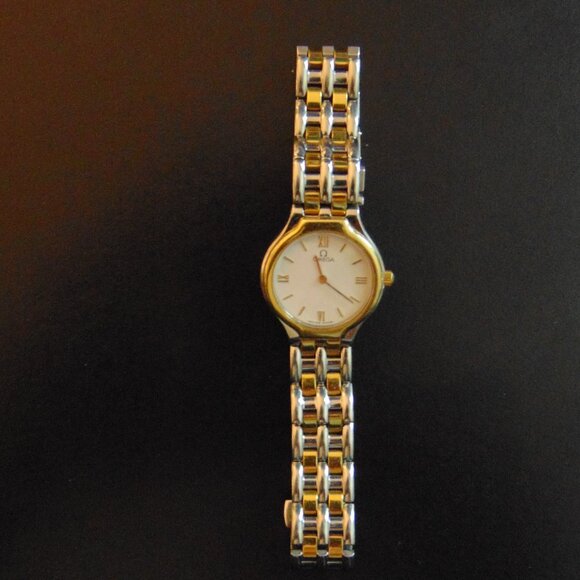 Ladies OMEGA DeVIlle Two Tone Watch battery is fine Keeps great time - Picture 5 of 6